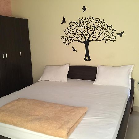 Maruthi Residency Inn & Restaurant Hyderabad Esterno foto