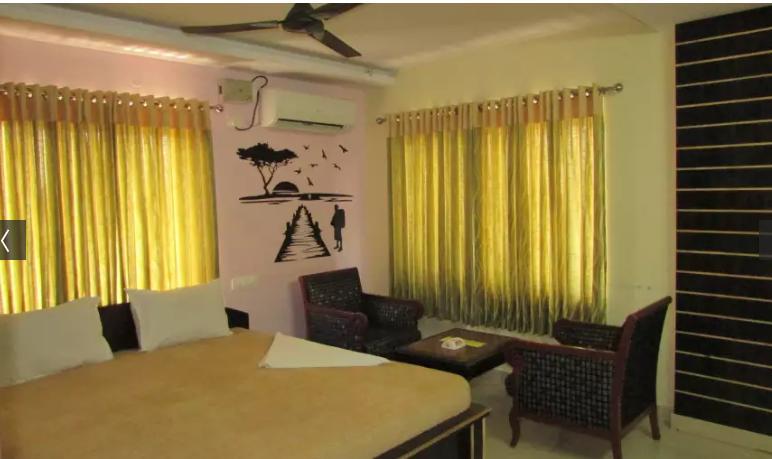 Maruthi Residency Inn & Restaurant Hyderabad Esterno foto